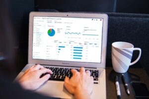 الفرق بين Data Analyst و Data Scientist