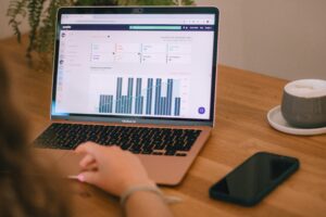 الفرق بين Data Analyst و Data Scientist